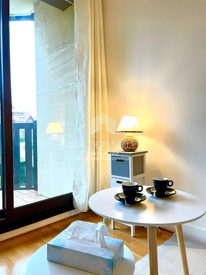Studio 1 Gainsbourg C.L.S Deauville Esterno foto